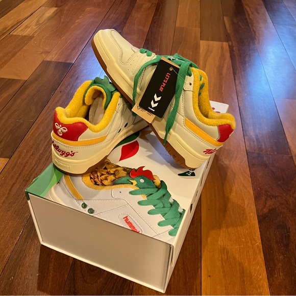Reebok Men's Athletic Shoes with Green and Yellow Highlights - Picture 1 of 8